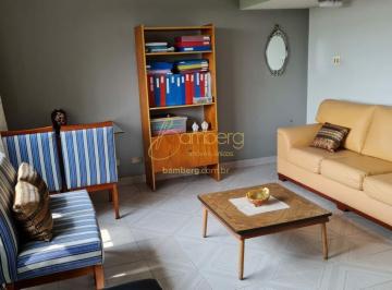 Casa · 219m² · 3 Quartos · 4 Vagas · Lindo sobrado independente  com vista para a represa e amplo quintal