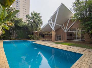 Casa · 561m² · 3 Quartos · 4 Vagas · Casa Granja Julieta com 3 quartos, 3 suítes, 561m² A/C e 953 m² A/T, quintal, jardim e piscina.