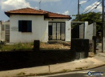 Comercial · 180m² · 4 Vagas · Espaçoso ponto comercial em esquina.