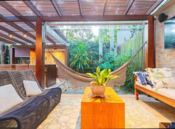 Casa · 273m² · 3 Quartos · 4 Vagas · Real Parque, casa muito bem localizada e em condomínio!