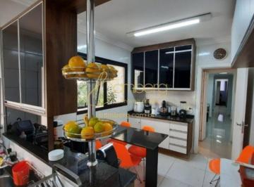 Apartamento · 230m² · 5 Quartos · 3 Vagas · OPORTUNIDADE !!!!Apartamento Alto padrão Proximo ao Portal do Morumbi 227m²