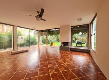 Casa · 325m² · 4 Quartos · 3 Vagas · Casa em rua fechada com cancela, e segurança, ao lado do parque Severo Gomes