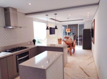 Casa · 160m² · 3 Quartos · 2 Vagas · Rua tranquila e arborizada junto ao Portal do Morumbi