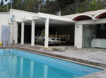 Casa · 400m² · 3 Quartos · 4 Vagas · Casa térrea e reformada!  3 quartos, 3 suítes e ampla área externa de lazer, com piscina!