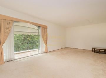 Apartamento · 240m² · 4 Quartos · 2 Vagas · Charme e Potencial em Apartamento Clássico e Conservado