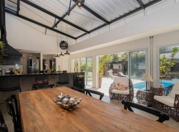 Casa · 446m² · 4 Quartos · 3 Vagas · Abaixamos o valor para venda rápida Brooklin Velho.Rua Laplace /4 suites/ piscina/ espaço gourmet