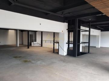 Comercial · 745m² · 8 Vagas · Prédio comercial em Moema. 945 m² de área construída - 8 vagas.