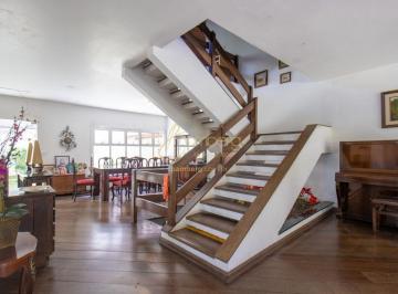 Casa · 410m² · 4 Quartos · 4 Vagas · Rua fechada com cancela, 4 dormitórios, 4 vagas,