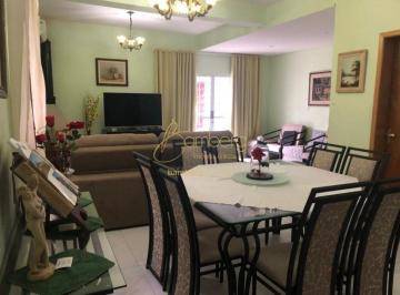 Casa · 230m² · 3 Quartos · 4 Vagas · Encantadora casa no Alto da Boa Vista.