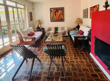 Casa · 212m² · 4 Quartos · 2 Vagas · Casa térrea residencial para reforma no bolsão do city Butantã!