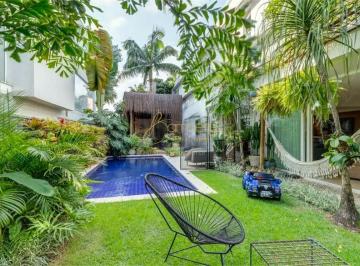 Casa · 400m² · 4 Quartos · 3 Vagas · Casa de condomínio com jardim e piscina no Alto da Boa Vista