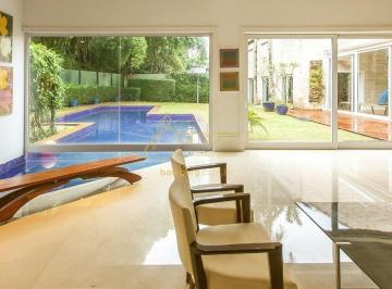 Casa · 1000m² · 4 Quartos · 5 Vagas · Quando a beleza se une ao conforto, muito verde , e a liberdade de caminhar entre os verdes da Granj