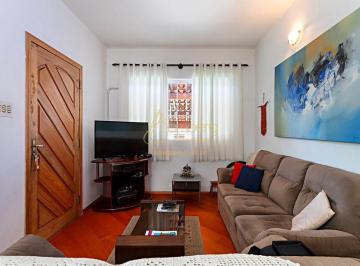 Casa · 110m² · 2 Quartos · Sobrado em rua tranquila