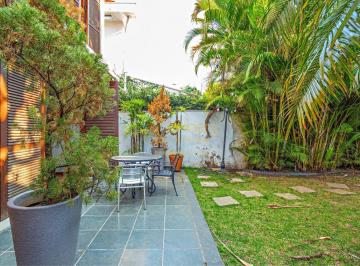 Casa · 330m² · 3 Quartos · Casa charmosa jardim Petrópolis.