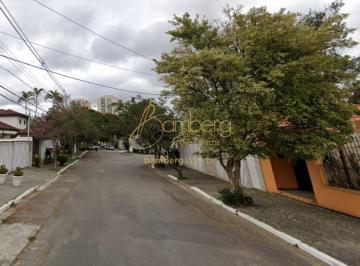 Casa · 155m² · 3 Quartos · Casa Térrea - Localizada em bairro fechado com segurança 24h.