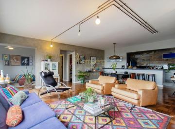 Apartamento · 178m² · 3 Quartos · 1 Vaga · APARTAMENTO COM 154M² - LINDO! REFORMADO COM 3 QUARTOS SENDO UMA SUÍTE