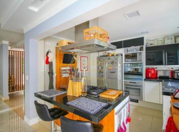 Casa · 359m² · 4 Quartos · 2 Vagas · Sofisticação e segurança em condomínio fechado na Vila Sônia