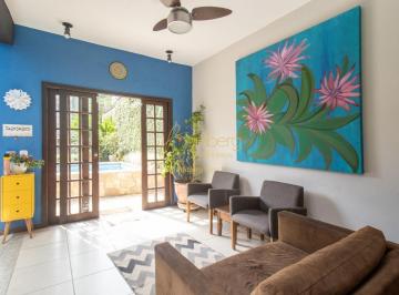 Casa · 127m² · 3 Quartos · 4 Vagas · Charmosa térrea - 2 quartos - piscina