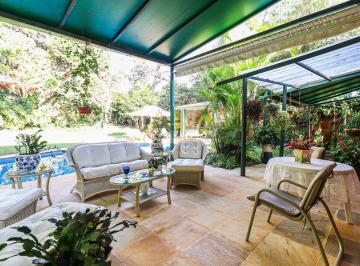Casa · 730m² · 4 Quartos · 4 Vagas · Brooklin Velho, casa térrea com um belo jardim, 4 quartos, 2 suites, piscina e varanda .