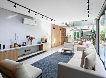 Casa · 240m² · 3 Quartos · 2 Vagas · Casa em rua fechada, com portão automático, e camaras de seguranca