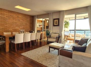 Apartamento · 136m² · 3 Quartos · 4 Vagas · Super bem localizado e varanga Gourmet