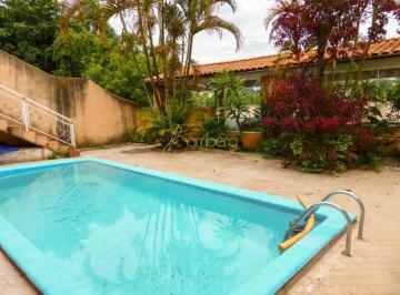 Casa · 300m² · 3 Quartos · 8 Vagas · Sobrado Alto Padrão com 3 Suítes, Piscina e Espaço Gourmet