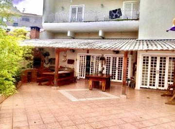 Casa · 600m² · 6 Quartos · 4 Vagas · CASA NO TABOÃO COM 6 QUARTOS 5 SUÍTES  4 VAGAS DE GARAGEM PODENDO SER COMERCIAL.