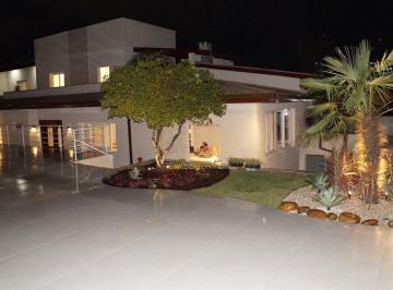 Casa · 323m² · 4 Quartos · 4 Vagas · Morumbi junto ao Colégio Porto Seguro, 323 m² úteis com 4 quartos/4 suítes, 4 garagens.