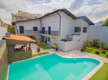 Casa · 858m² · 6 Quartos · 4 Vagas · Casa Ampla com 6 Suítes, Jardim e Piscina no Jardim Leonor