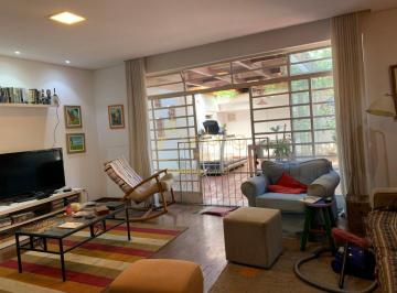 Casa · 220m² · 3 Quartos · 4 Vagas · Casa ampla, precisa de reforma    a 5 minutos do Metro linha amarela
