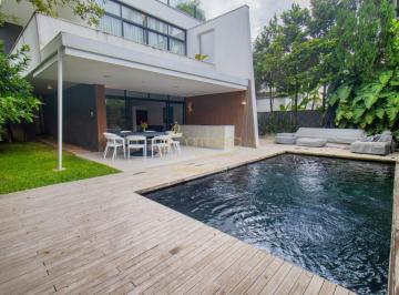 Casa · 325m² · 3 Quartos · 3 Vagas · Linda Casa Com 3 Dormitórios Na Cidade Jardim. Moderna, Contemporânea E Muito Bem Localizada.