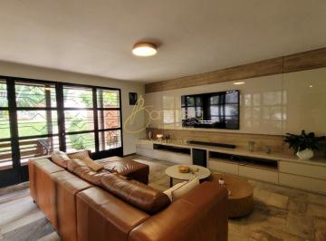 Casa · 393m² · 5 Quartos · 5 Vagas · Linda casa com 4 quartos em rua sem saída fechada com cancela no Jardim dos Estados