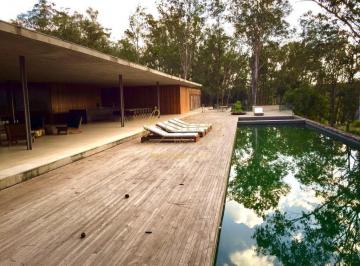 Casa · 2000m² · 7 Quartos · 10 Vagas · A CASA DOS SEUS SONHOS EM ATIBAIA