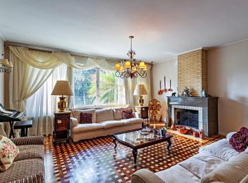 Casa · 327m² · 3 Quartos · 4 Vagas · Morumbi - 3 quartos, 2 suítes e 4 vagas