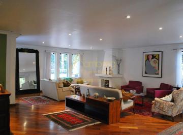 Casa · 415m² · 4 Quartos · 5 Vagas · Belíssima casa em localização privilegiada!