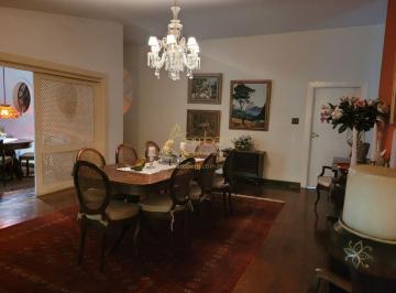 Casa · 390m² · 4 Quartos · 8 Vagas · Casa térrea com um belíssimo jardim , área verde !!
