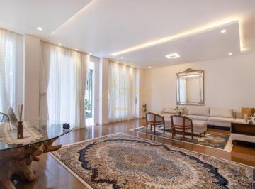 Casa · 521m² · 5 Quartos · 4 Vagas · Jardim Cordeiro - Extensa área verde com piscina, cascata e lago ornamental - Conforto