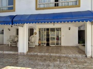 Casa · 261m² · 4 Quartos · 2 Vagas · CASA  SEMI-TÉRREA- EXCELENTE LOCALIZAÇÃO, 4 DORMITÓRIOS( 1 SUÍTE) , SALA 2 AMBIENTES, LAVABO.