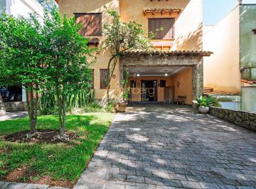 Casa · 415m² · 4 Quartos · 4 Vagas · CASA CHARMOSA EM EXCELENTE CONDOMÍNIO!