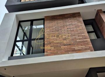 Casa · 193m² · 3 Quartos · 2 Vagas · Casa com rooftop, 3 dormitórios sendo 1 suíte, 2 vagas, arquitetura premiada em vila privativa