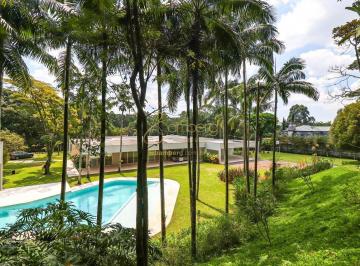 Casa · 867m² · 4 Quartos · 8 Vagas · CONDOMÍNO CHÁCARA FLORA - TOTALMENTE REFORMADA- TÉRREA - 5 DORM - JARDIM - PISCINA - ESPAÇO GOURMET