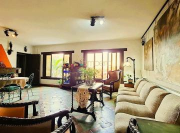 Casa · 355m² · 4 Quartos · 3 Vagas · Casa no Jardim Leonor com 4 dormitórios sendo 1 suite - Elevador e 3 vagas