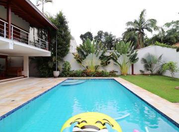 Casa · 1200m² · 6 Quartos · 6 Vagas · Casa moderna! Próximo às renomadas escolas da região,como Waldorf, Suíça e Chappel