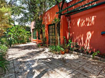 Casa · 270m² · 5 Quartos · 3 Vagas · Casa em rua Fechada Granja Julieta