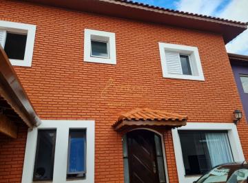 Casa · 268m² · 4 Quartos · 3 Vagas · Sobrado reformado e bem localizado