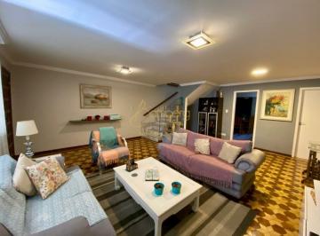 Casa · 177m² · 3 Quartos · 2 Vagas · Excelente oportunidade este sobrado conta com três quartos (1suite) em rua tranquila!