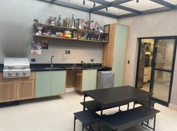 Casa · 180m² · 2 Quartos · 2 Vagas · LINDA CASA COM 190M² (2 SUÍTES, 2 VAGAS, CHURRASQUEIRA) NA VILA CRUZEIRO