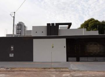 Casa · 181m² · 3 Quartos · 4 Vagas · Casa Térrea no Bairro Tiradentes