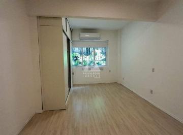 Apartamento · 29m² · Oportunidade: Conjugado Claro e Arejado no Coração de Copacabana