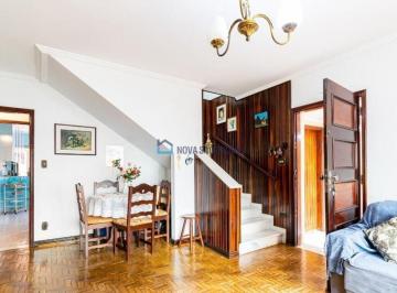 Casa · 176m² · 2 Quartos · 3 Vagas · Casa a venda a 900m do metrô Praça da Árvore em rua tranquila!